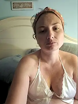 Snapshot of MilfyMrsRobinson chatting on March 22, 2025, 2:27 am MilfyMrsRobinson online show from March 22, 2025, 2:27 am