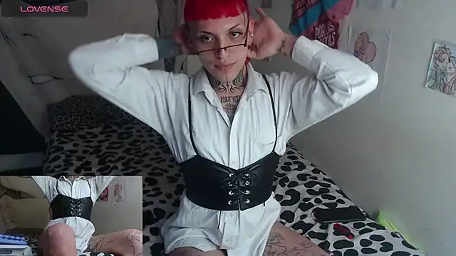 Snapshot of charlotbelucci_ chatting on July 15, 2026, 3:19 pm charlotbelucci online show from July 15, 2026, 3:19 pm