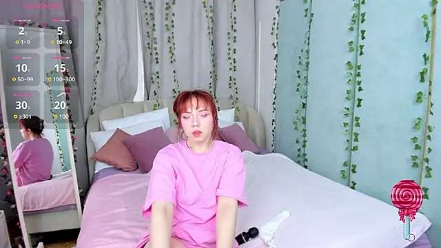Snapshot of Love_is_Lola chatting on March 20, 2025, 1:13 am Love is Lola online show from March 20, 2025, 1:13 am