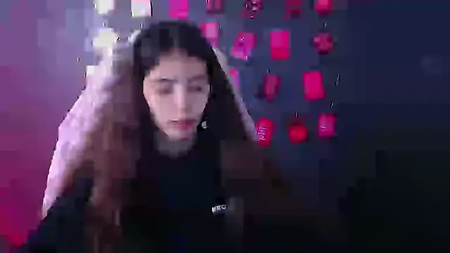 Aishell  online show from November 2, 2025, 6:18 am