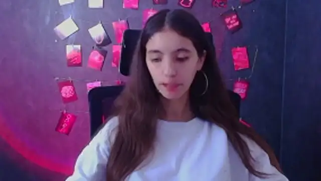 Aishell  online show from November 21, 2025, 12:26 pm