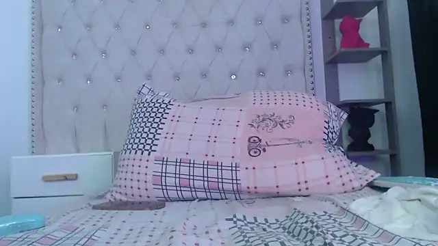Snapshot of Abril_Squirt chatting on April 28, 2026, 10:03 pm Abril Squirt online show from April 28, 2026, 10:03 pm