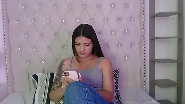 Snapshot of Abril_Squirt chatting on May 15, 2026, 10:41 pm Abril Squirt online show from May 15, 2026, 10:41 pm