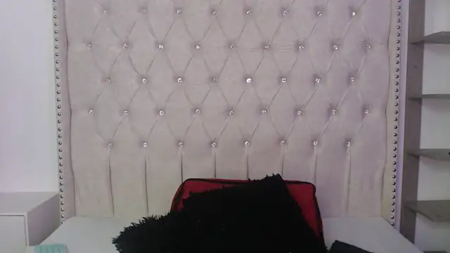 Snapshot of Abril_Squirt chatting on November 6, 2025, 8:24 pm Abril Squirt online show from November 6, 2025, 8:24 pm