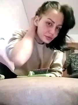 Tracey Izzy online show from October 22, 2025, 8:19 pm