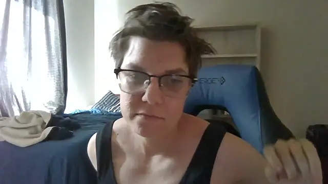 KaliSnow199623 online show from September 28, 2025, 9:00 pm