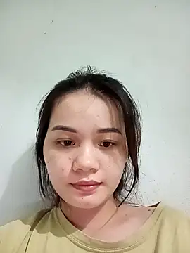 Snapshot of Ngoc-Trinh chatting on December 15, 2024, 7:46 am Ngoc-Trinh online show from December 15, 2024, 7:46 am