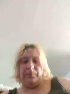 Snapshot of Icedcoffee2024 chatting on December 1, 2025, 2:29 pm Icedcoffee2024 online show from December 1, 2025, 2:29 pm