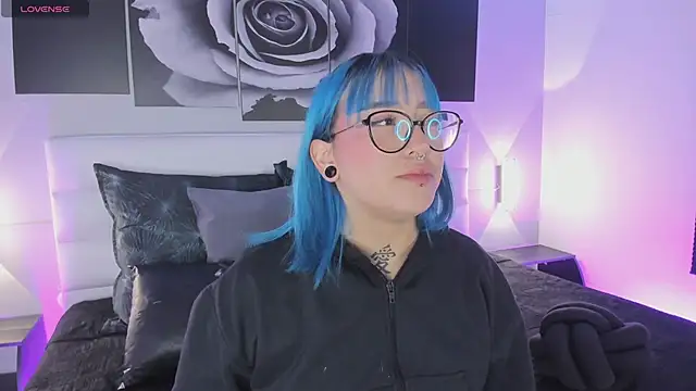 sofi bakerr online show from December 2, 2025, 11:56 am