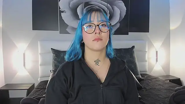 sofi bakerr online show from December 3, 2025, 11:42 am