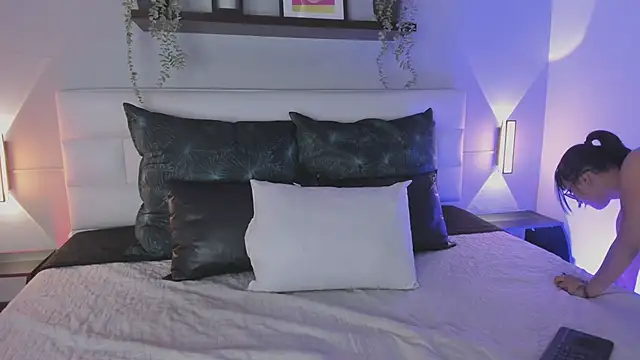 Snapshot of sofi_bakerr chatting on February 13, 2026, 11:43 am sofi bakerr online show from February 13, 2026, 11:43 am