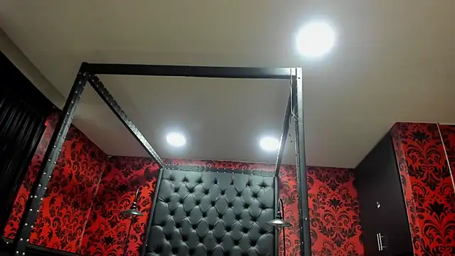 Snapshot of JAYLEN_BDSM chatting on October 1, 2025, 1:26 pm JAYLEN BDSM online show from October 1, 2025, 1:26 pm