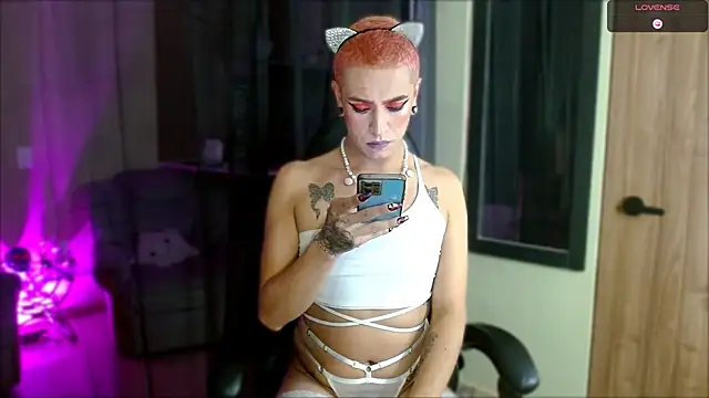 tevenwhiite online show from November 26, 2025, 1:27 am