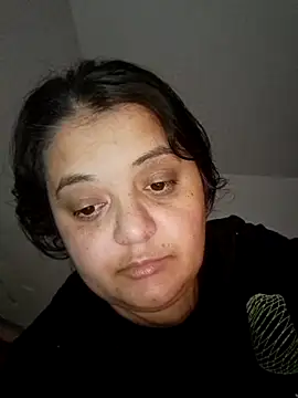 sarahhh1987 online show from November 4, 2025, 6:44 pm