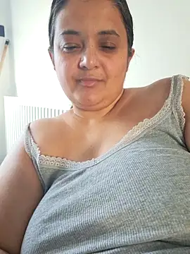 sarahhh1987 online show from November 1, 2025, 8:30 am