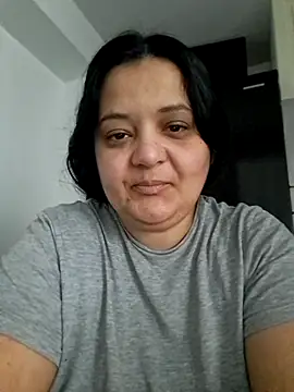 sarahhh1987 online show from March 1, 2026, 8:47 am