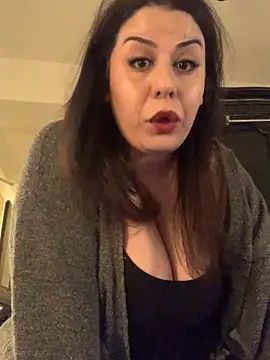 Snapshot of holyeroticss chatting on February 4, 2026, 1:22 am holyeroticss online show from February 4, 2026, 1:22 am