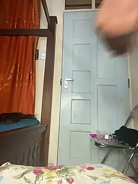 Snapshot of zonroe_the_big chatting on March 24, 2026, 12:43 am zonroe the big online show from March 24, 2026, 12:43 am