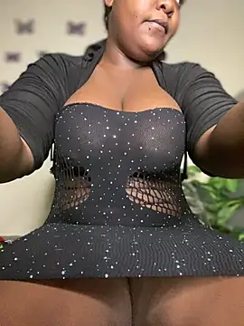 Snapshot of zonroe_the_big chatting on April 5, 2026, 6:53 am zonroe the big online show from April 5, 2026, 6:53 am