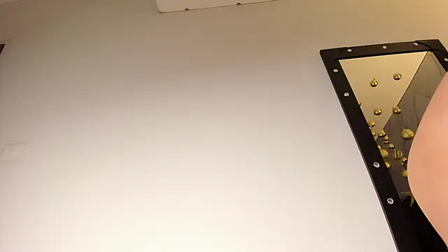 CoralineSanchez online show from February 11, 2026, 7:25 pm