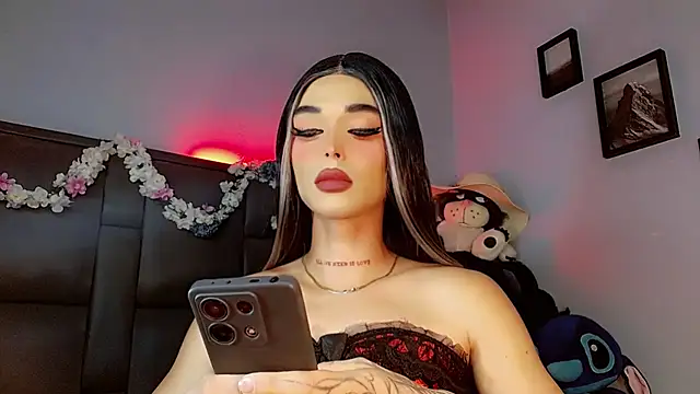 Snapshot of Marian_LV chatting on October 3, 2025, 11:01 am Marian LV online show from October 3, 2025, 11:01 am