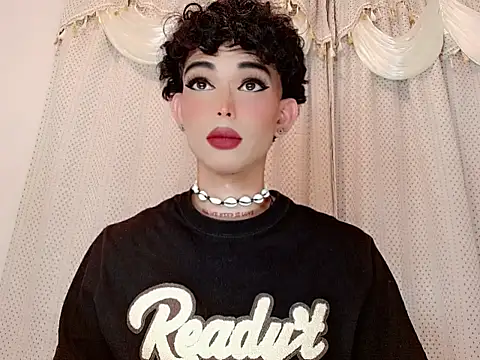 Snapshot of Marian_LV chatting on December 18, 2025, 5:23 am Marian LV online show from December 18, 2025, 5:23 am