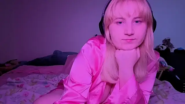 Glitch Witch online show from June 1, 2026, 2:34 am