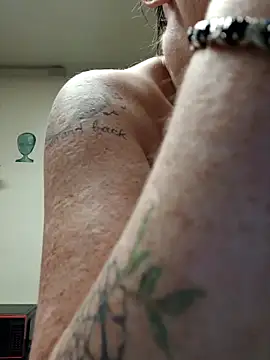 Snapshot of PhatAss_Kummmilla chatting on September 12, 2025, 9:42 am PhatAss Kummmilla online show from September 12, 2025, 9:42 am