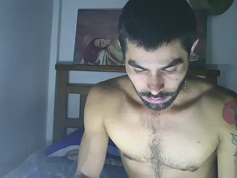 Snapshot of hideonbush051 chatting on November 2, 2025, 2:05 am hideonbush051 online show from November 2, 2025, 2:05 am