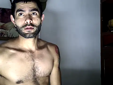 Snapshot of hideonbush051 chatting on October 28, 2025, 11:42 am hideonbush051 online show from October 28, 2025, 11:42 am