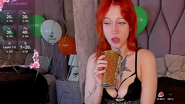 Snapshot of Eva_Cramer chatting on March 13, 2025, 1:18 pm Eva Cramer online show from March 13, 2025, 1:18 pm