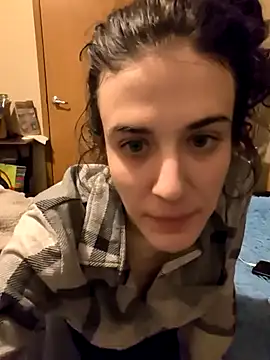 rileyyb  online show from February 9, 2026, 11:47 pm