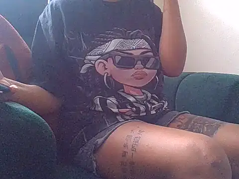 NATASHA LUCKY online show from March 31, 2026, 6:26 am