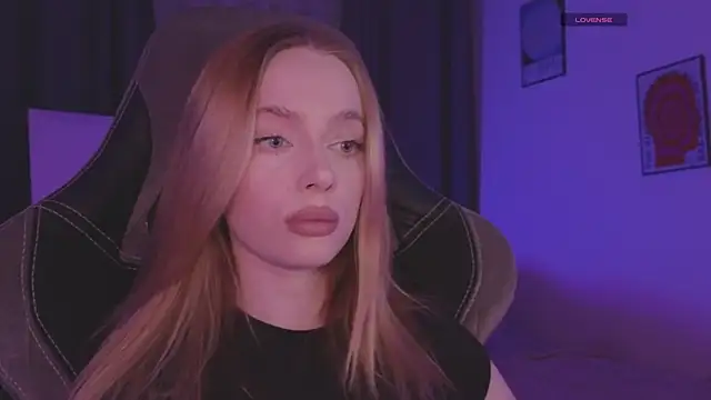  MayShy  online show from September 9, 2025, 9:57 pm