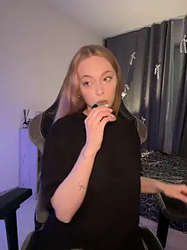  MayShy  online show from February 18, 2025, 6:47 pm