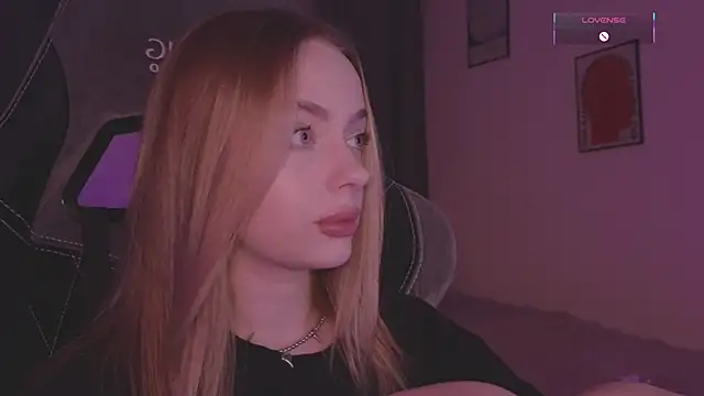  MayShy  online show from September 8, 2025, 7:46 pm