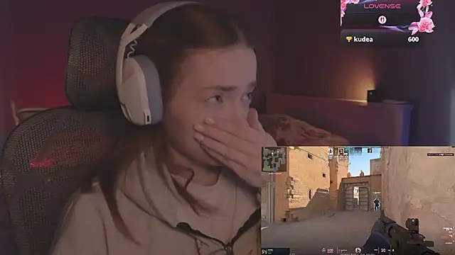  MayShy  online show from October 7, 2025, 8:04 am