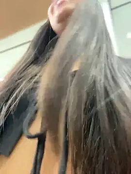 Snapshot of Salome_golvert chatting on January 31, 2025, 9:05 pm Salome golvert online show from January 31, 2025, 9:05 pm