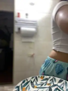 Snapshot of Salome_golvert chatting on February 12, 2025, 10:59 pm Salome golvert online show from February 12, 2025, 10:59 pm