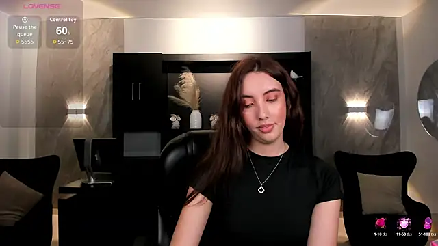 Snapshot of AnaisNin chatting on October 31, 2025, 8:49 pm AnaisNin online show from October 31, 2025, 8:49 pm