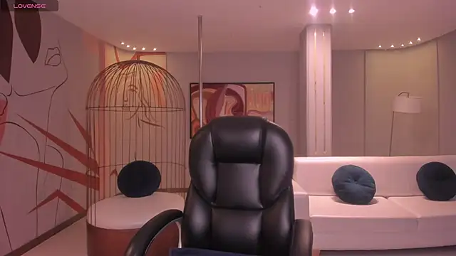 Snapshot of AnaisNin chatting on March 13, 2025, 12:24 pm AnaisNin online show from March 13, 2025, 12:24 pm