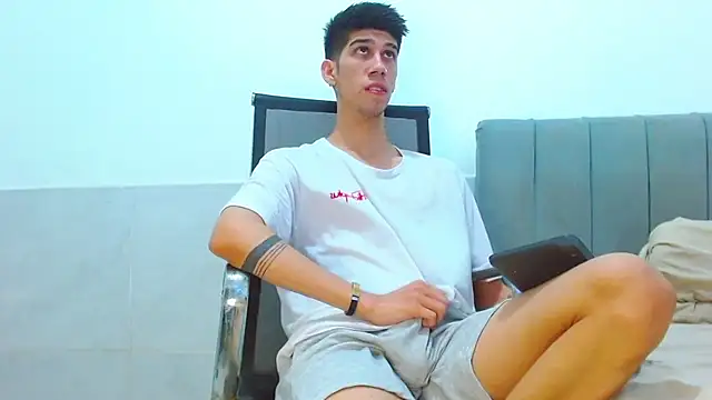 jhony-sex online show from July 1, 2026, 6:47 am