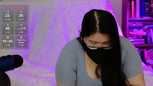 Snapshot of Kara-Nuna chatting on September 30, 2025, 3:23 am Kara-Nuna online show from September 30, 2025, 3:23 am