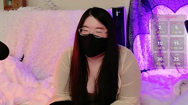 Snapshot of Kara-Nuna chatting on October 27, 2025, 4:13 am Kara-Nuna online show from October 27, 2025, 4:13 am