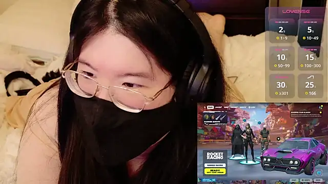 Snapshot of Kara-Nuna chatting on December 10, 2024, 9:01 am Kara-Nuna online show from December 10, 2024, 9:01 am