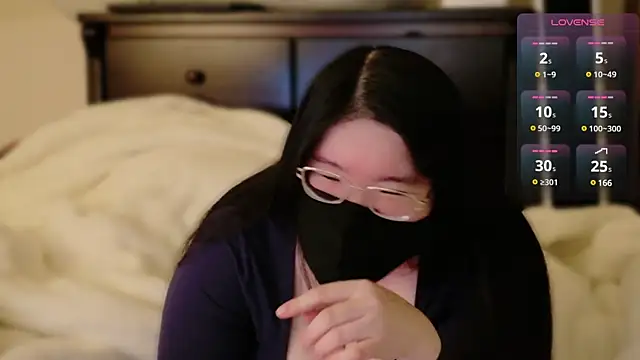 Snapshot of Kara-Nuna chatting on January 14, 2025, 5:51 am Kara-Nuna online show from January 14, 2025, 5:51 am