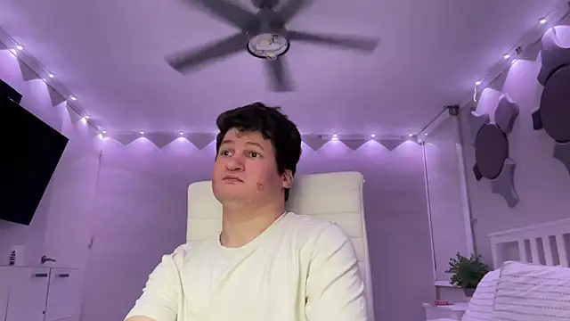 Lorenzo hernandez online show from March 1, 2025, 10:10 pm