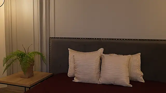 Snapshot of IrisBaker chatting on October 2, 2025, 9:07 pm IrisBaker online show from October 2, 2025, 9:07 pm