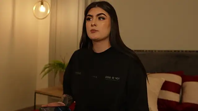 Snapshot of IrisBaker chatting on September 12, 2025, 9:03 pm IrisBaker online show from September 12, 2025, 9:03 pm