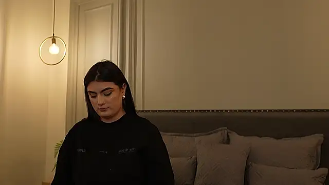 Snapshot of IrisBaker chatting on October 6, 2025, 10:10 pm IrisBaker online show from October 6, 2025, 10:10 pm